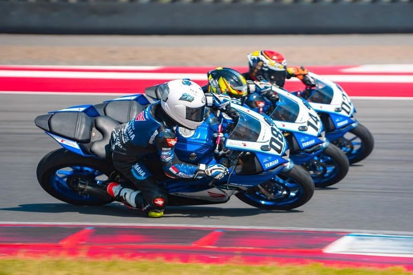 Meriahnya Idemitsu BLU CRU Yamaha Sunday Race di Sirkuit Mandalika, Diramaikan 196 Starter!