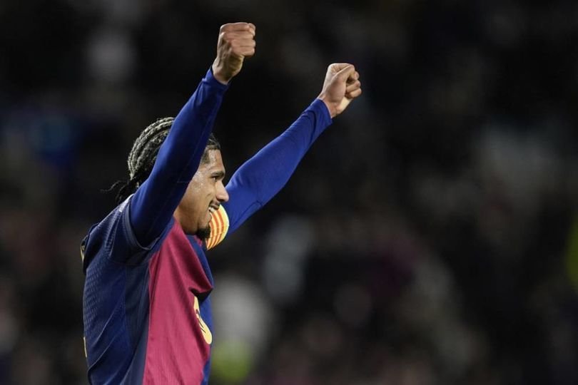 Barcelona Terbelah Soal Masa Depan Ronald Araujo