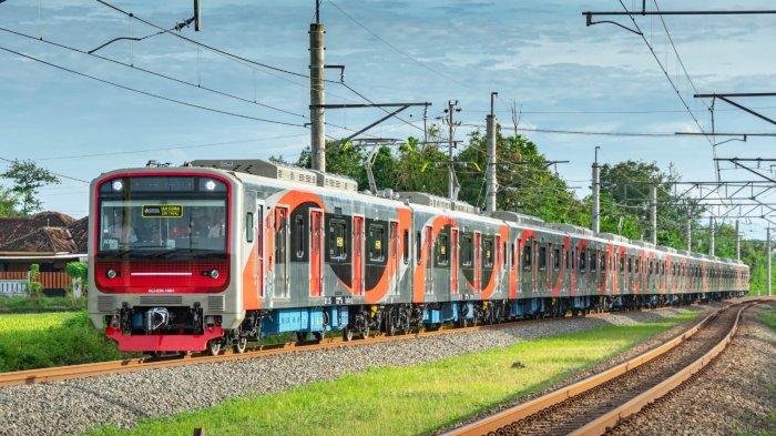 Commuter Line Arah Bekasi Alami Gangguan Akibat Perbaikan Lokomotif KA Gajayana