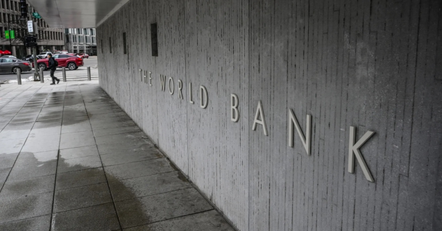 Bank Dunia Revisi, Jumlah Penduduk Miskin RI Tembus 194 Juta
