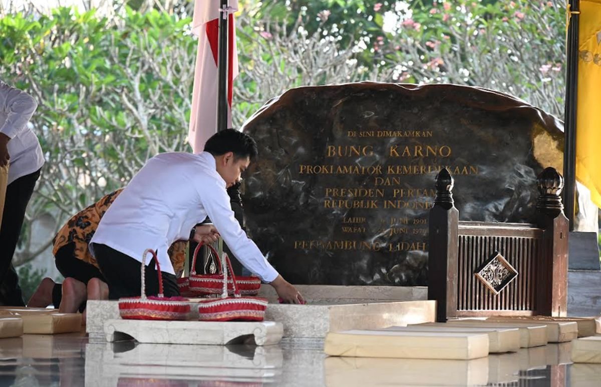 Ziarah ke Makam Bung Karno, Gibran: Sang Proklamator Sumbangsihnya Luar Biasa untuk Bangsa