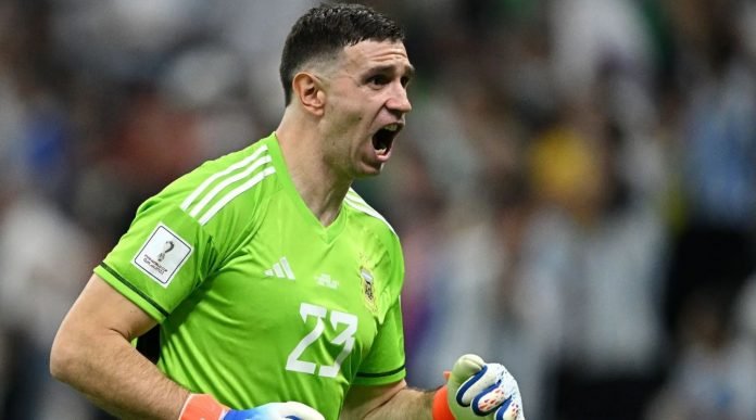 Siap Gantikan Onana, Kiper Juara Dunia Tawarkan Diri ke Man United!