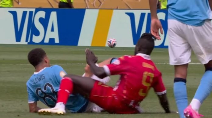 Kemenangan Manchester City Ternoda Kartu Merah Kontroversial Rico Lewis