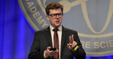 Features | Remaja Ini Beli Bitcoin Seharga US$12, Kini Memiliki Kekayaan Rp695 Miliar