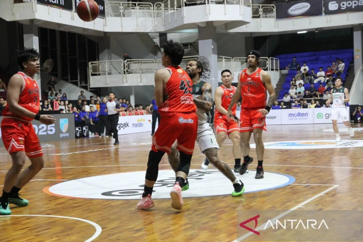 Borneo kalahkan tuan rumah Rajawali Medan 94-84