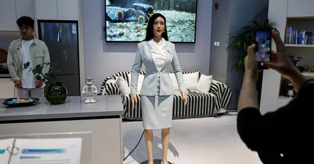Pejabat China Klaim Robot Humanoid Tak akan Gantikan Peran Manusia