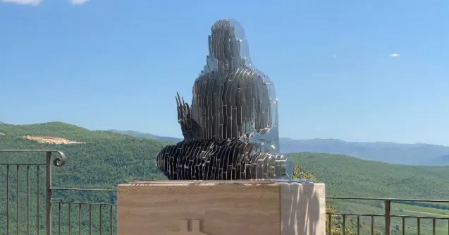 Kota di Italia Habiskan 10 Ribu Euro untuk Bangun Monumen Satoshi Nakamoto