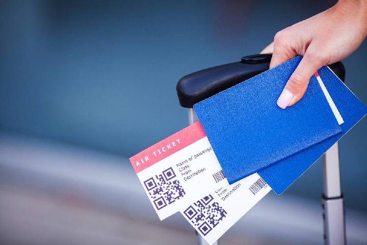 Cara Pesan Tiket Pesawat untuk Penumpang Tanpa Nama Belakang