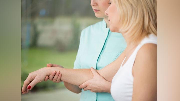 Pahami Faktor Rehabilitasi Pasca Stroke