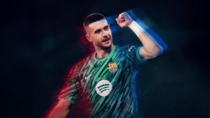 Barcelona Merekrut Kiper Joan Garcia