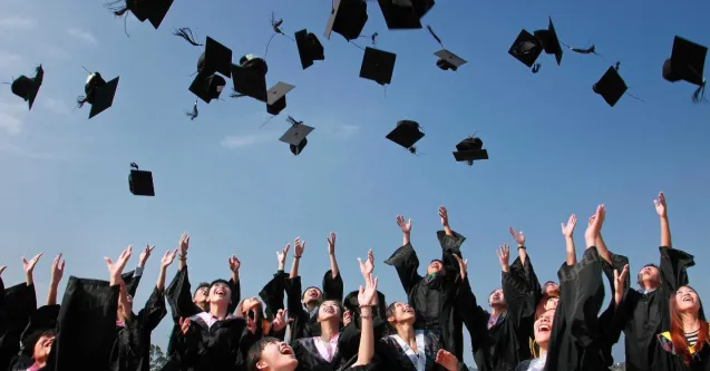 Features | Gen Z Bergelar Sarjana Keluhkan AI Rebut Lapangan Pekerjaan