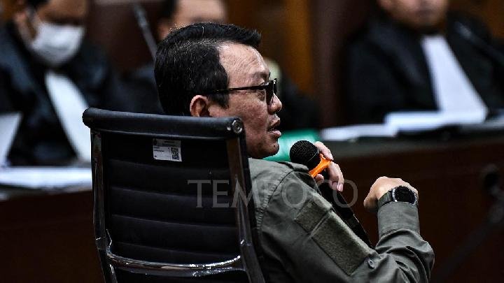 Saksi Ungkap Hasto Kristiyanto Punya Nomor Luar Negeri