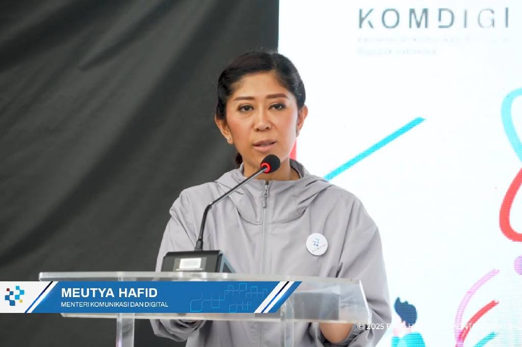 Menkomdigi Minta Warga Beralih dari Kartu Seluler Fisik ke e-SIM, Ini Alasannya