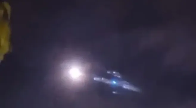 20 Ton Sampah Antariksa China Jatuh Melintasi Sumatera Bagian Selatan