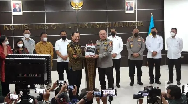 Komnas HAM Serahkan Hasil Penyelidikan Pembunuhan Yosua ke Timsus Polri: Tugas Kami Akhiri!