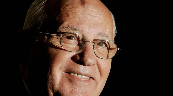 Mikhail Gorbachev: Pahlawan atau Pengkhianat Soviet?
