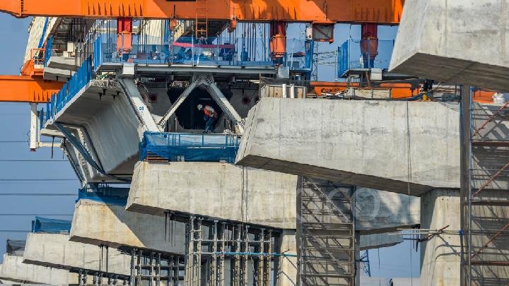 Daya Saing Indonesia Terjun ke Peringkat 40 dari 69 Negara