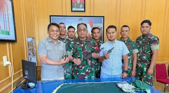 Dua Pucuk Senjata dan Granat Ditemukan Saat Bersihkan Kebun di Aceh