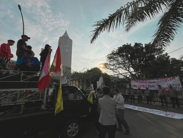 Cipayung Plus dan Himata Banten Raya Gelas Aksi Copot Plh Kadisdikbud Prov Banten