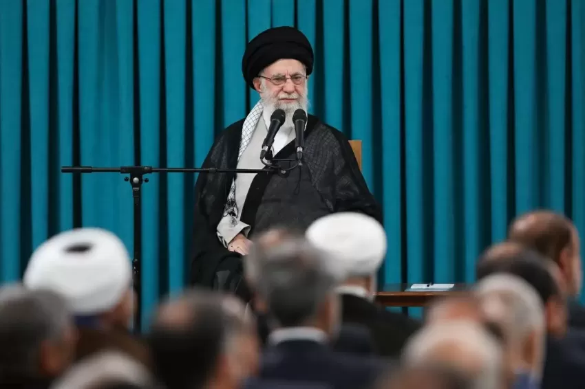 Ali Khamenei: Protes Iran Tunjukkan Keberanian Bangsa Hadapi Israel