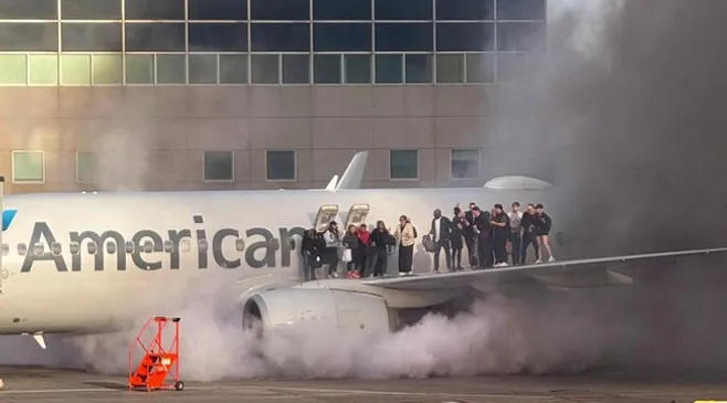 Pesawat American Airlines Terbakar Setelah Mendarat di Bandara Denver, 178 Penumpang dan Kru Berhasil Dievakuasi
