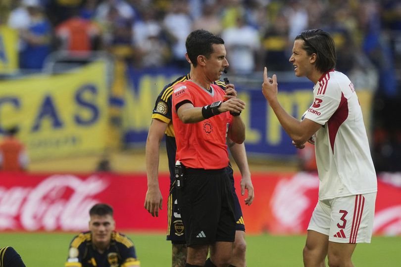 Kandidat Bek Kiri Baru Real Madrid dan Laga Terakhirnya Bersama Benfica?