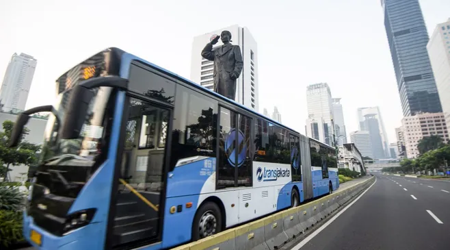 Selama Bulan Ramadhan 2025: Transjakarta Siapkan Takjil Gratis dan Beroperasi 24 Jam