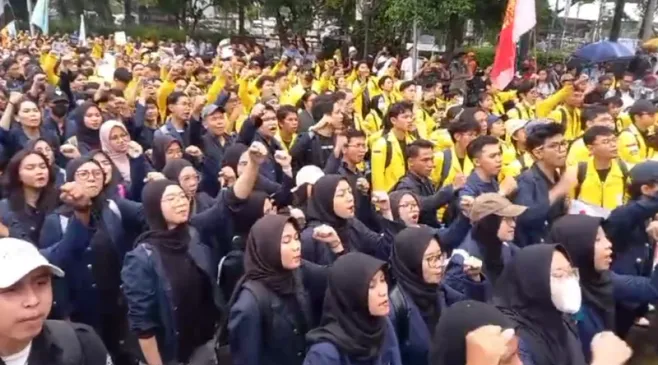 Lima Tuntutan Utama Dalam Aksi Demonstrasi Mahasiswa Bertajuk "Indonesia Gelap"