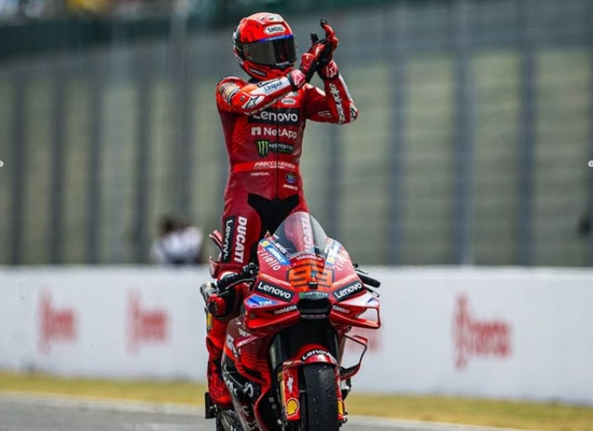Marc Marquez Dicemooh Usai Menangi Sprint Race MotoGP Italia 2025, Davide Tardozzi Minta Penonton Tutup Mulut!