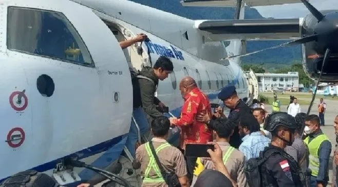 Kronologi Lukas Enembe Ditangkap KPK hingga Aktivitas di Sekitar Bandara Sentani Sempat Lumpuh