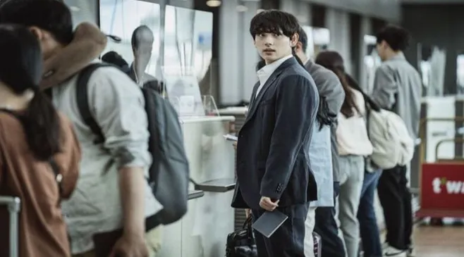 Sinopsis Emergency Declaration, Menyebarnya Virus Berbahaya di Dalam Pesawat