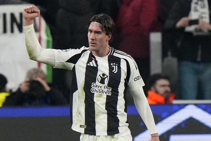 Sama-sama Nggak Laku, Tukar Guling Osimhen-Vlahovic Bisa Jadi Solusi untuk Juventus dan Napoli?