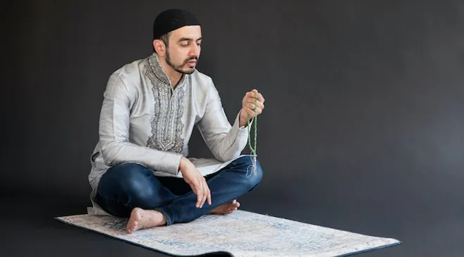 Doa Setelah Sholat Hajat Lengkap: Arab, Latin, dan Terjemahan