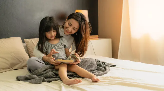 5 Cara Mengenalkan Kebiasaan Membaca pada Anak Sejak Dini