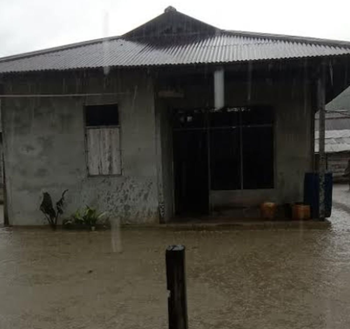 Banjir Terjang Raja Ampat, Jembatan Rusak dan Ratusan Rumah Terendam