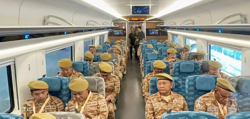 Whoosh Jadi Transportasi Andalan Rombongan Retret Nasional Kepala Daerah