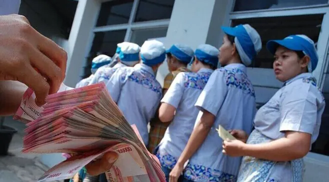 Tips Mengelola THR untuk Tabungan dan Pengeluaran dengan Baik