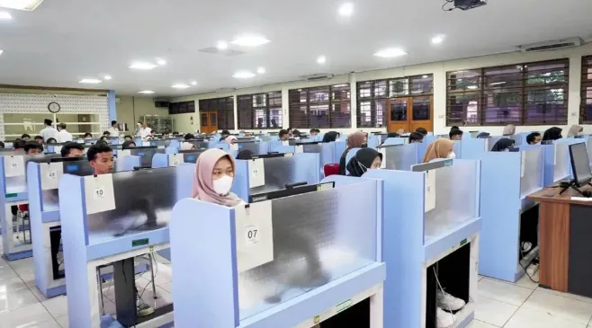 10 PTN dengan Daya Tampung Terbesar SNBT 2025, Ada Kampus Impianmu?