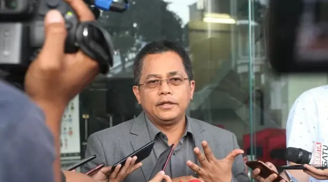 Bukan Minta Tiket Haji Gratis, Sekjen DPR Klarifikasi Permintaan 80 Kursi Business Class ke Dirut Garuda