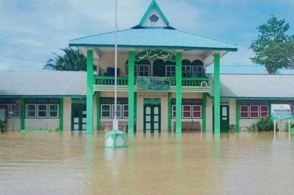 Banjir Halmahera Selatan, 13.965 Jiwa Mengungsi dan 1 Balita Tewas Terseret Arus