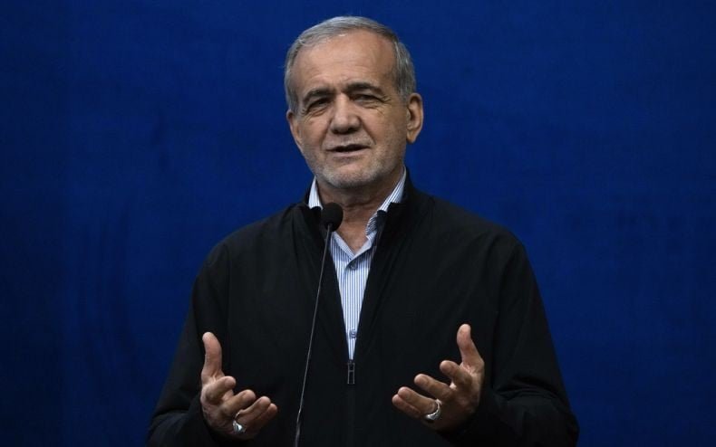 Presiden Iran kepada Macron: Jika Berada di Posisi Kami, Apa yang Anda Lakukan?