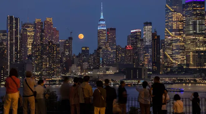 Mengenal ‘Strawberry Moon’, Fenomena Langit yang Terjadi Setiap 18,6 Tahun
