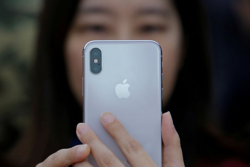 Pemegang Saham Apple Mengajukan Gugatan Terkait Klaim Integrasi AI