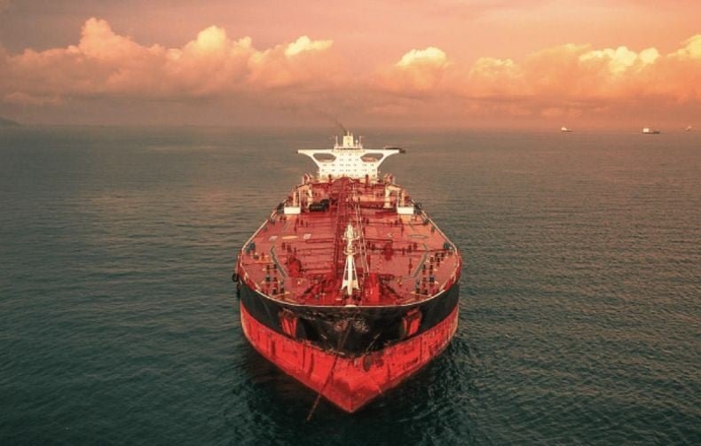 Takut Diserang, 2 Kapal Supertanker Putar Balik di Selat Hormuz