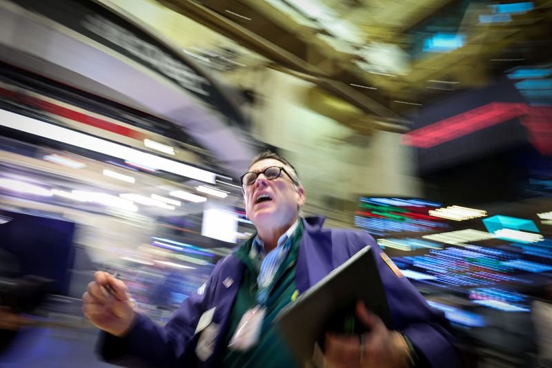 BofA Securities menaikkan peringkat Omnicom menjadi “netral”, menaikkan target harga menjadi $80